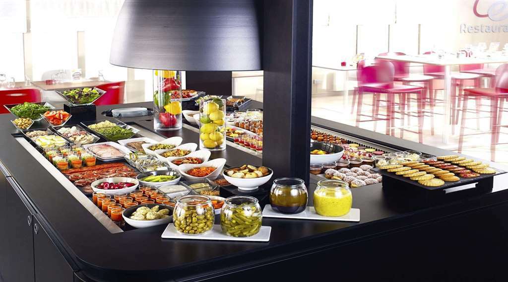 Campanile Rouen Nord - Barentin Hotell Restaurang bild